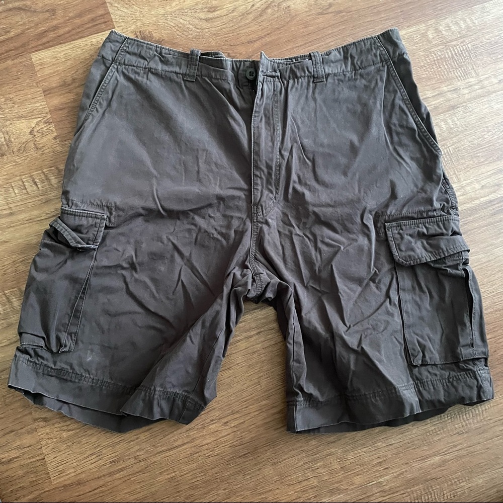 👍🏽SOLD🙏🏽Men’s Sonoma size 36 khaki brown cargo shorts
